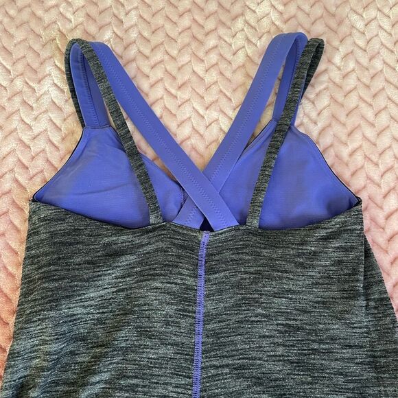 Lululemon Run For Gold Tank in Heathered Black / Iris Flower Womens Size 6 - Picture 10 of 12